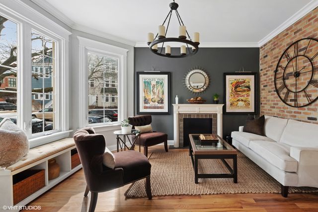 3034 N Greenview Avenue, Chicago, IL 60657