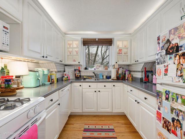 3034 N Greenview Avenue, Chicago, IL 60657