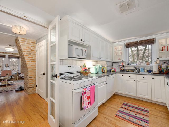 3034 N Greenview Avenue, Chicago, IL 60657