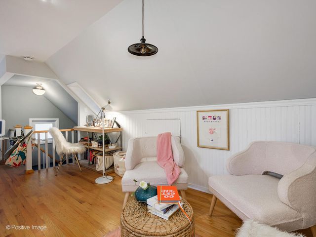 3034 N Greenview Avenue, Chicago, IL 60657