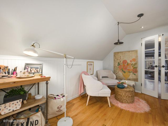 3034 N Greenview Avenue, Chicago, IL 60657