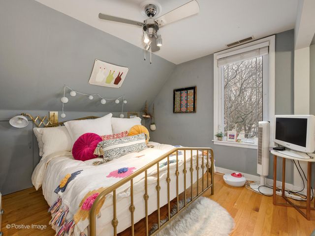 3034 N Greenview Avenue, Chicago, IL 60657