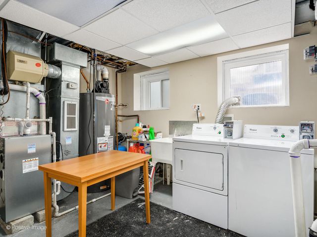 3034 N Greenview Avenue, Chicago, IL 60657