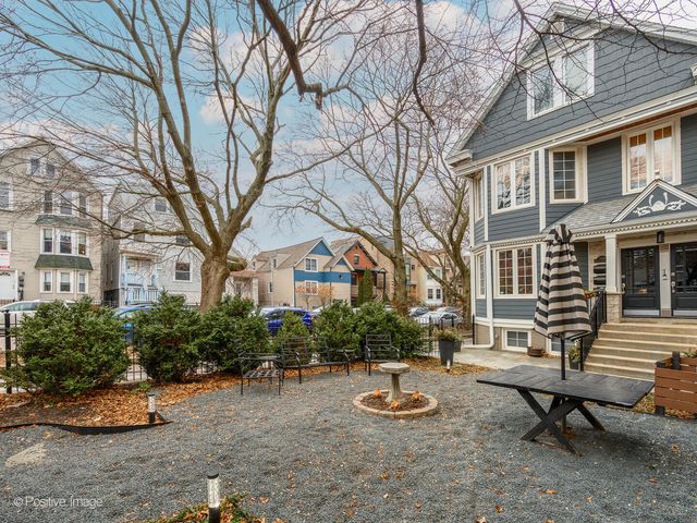 3034 N Greenview Avenue, Chicago, IL 60657