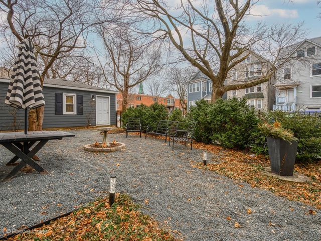 3034 N Greenview Avenue, Chicago, IL 60657