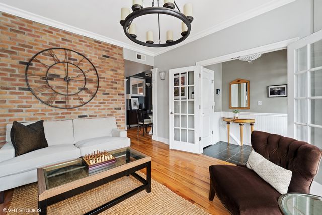 3034 N Greenview Avenue, Chicago, IL 60657