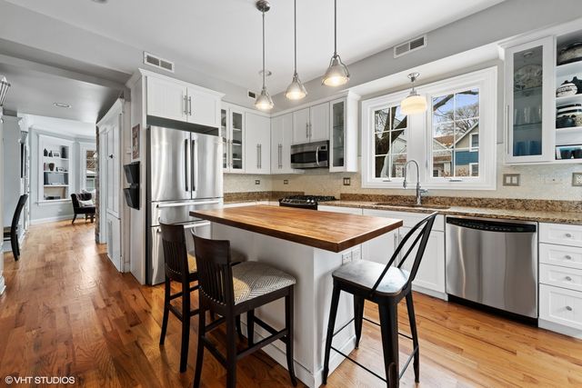 3034 N Greenview Avenue, Chicago, IL 60657