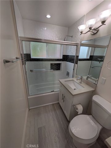 1019 6th Street 8, Santa Monica, CA 90403