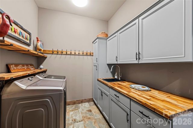 28 Gracie Lane, Weaverville, NC 28787