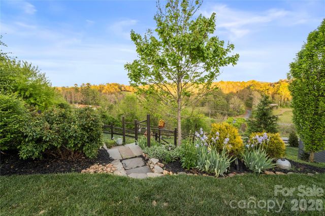 28 Gracie Lane, Weaverville, NC 28787