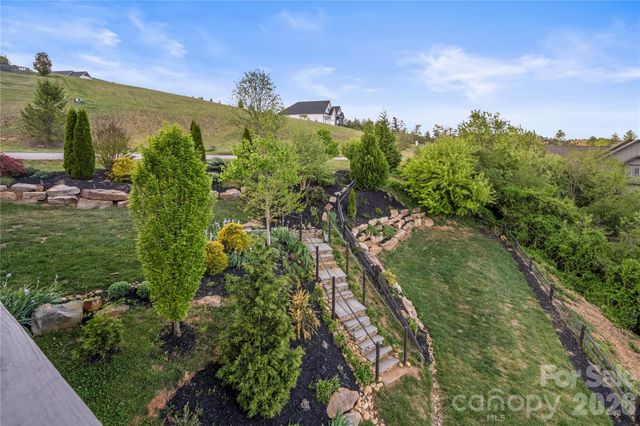 28 Gracie Lane, Weaverville, NC 28787