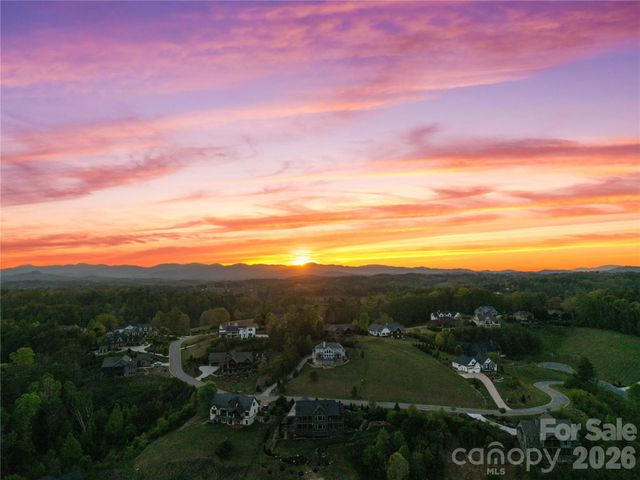 28 Gracie Lane, Weaverville, NC 28787
