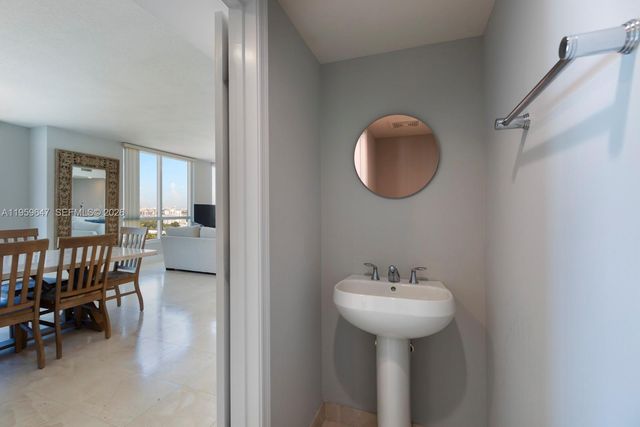 610 W Las Olas Blvd 2014N, Fort Lauderdale, FL 33312