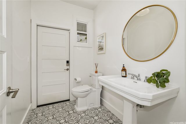 5872 Haleola Street, Honolulu, HI 96821