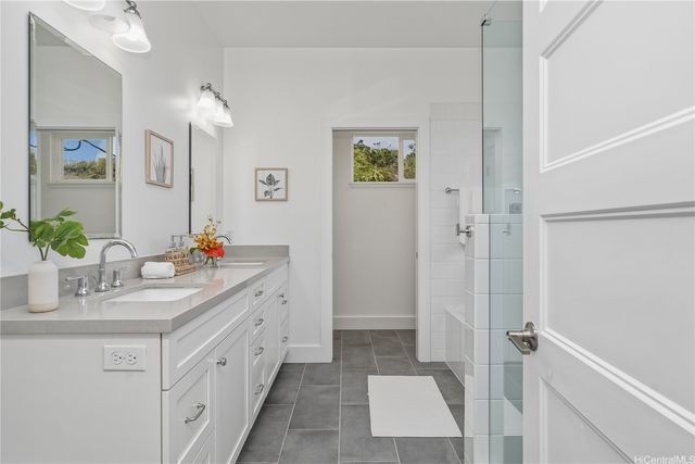 5872 Haleola Street, Honolulu, HI 96821