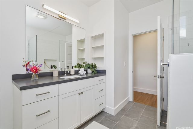 5872 Haleola Street, Honolulu, HI 96821
