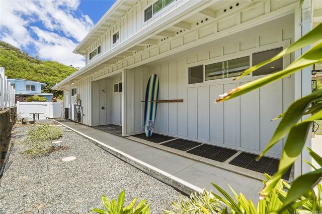 5872 Haleola Street, Honolulu, HI 96821