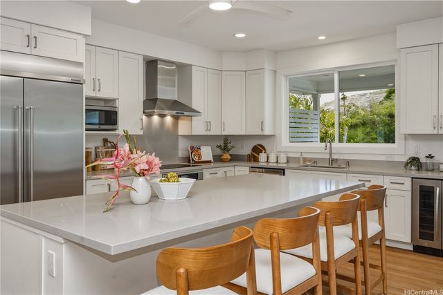 5872 Haleola Street, Honolulu, HI 96821