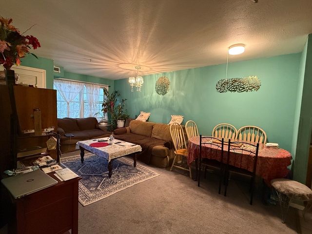 20 Heaths Ct 401, Lynn, MA 01905