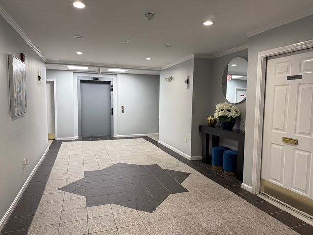 20 Heaths Ct 401, Lynn, MA 01905