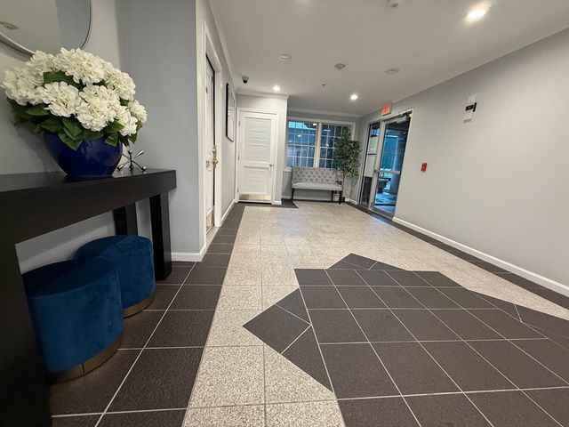 20 Heaths Ct 401, Lynn, MA 01905