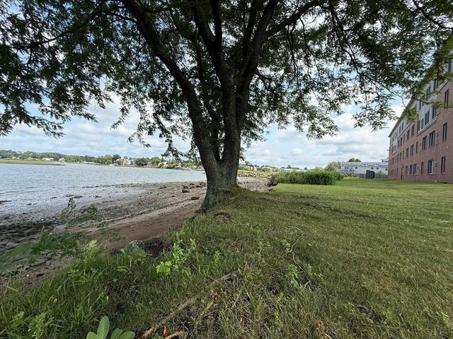 20 Heaths Ct 401, Lynn, MA 01905