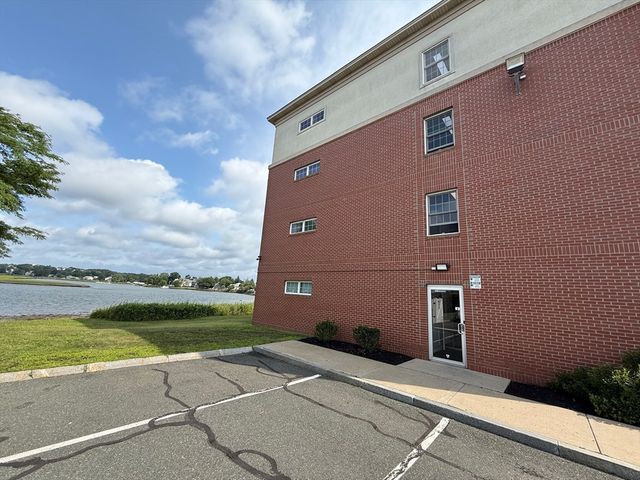 20 Heaths Ct 401, Lynn, MA 01905