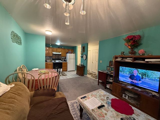 20 Heaths Ct 401, Lynn, MA 01905