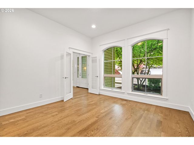 9935 Sw 52ND Ave, Portland, OR 97219