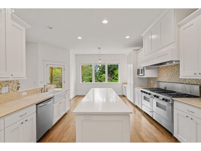 9935 Sw 52ND Ave, Portland, OR 97219
