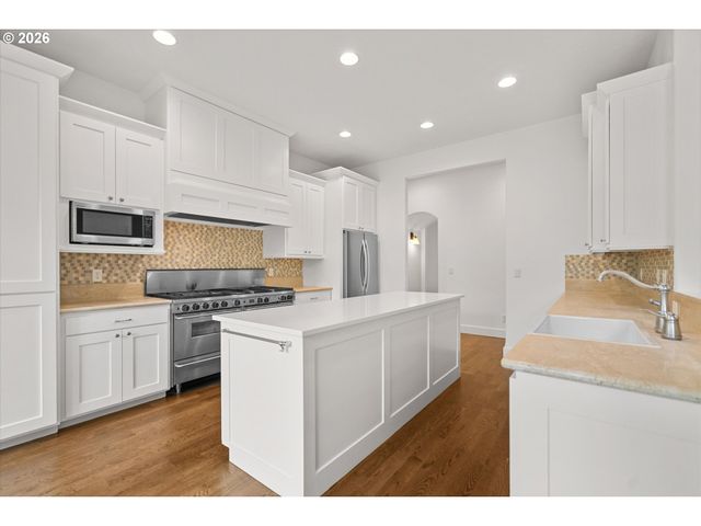 9935 Sw 52ND Ave, Portland, OR 97219