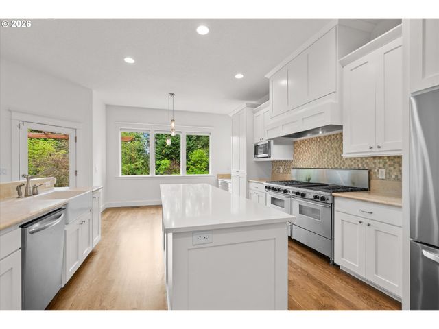9935 Sw 52ND Ave, Portland, OR 97219
