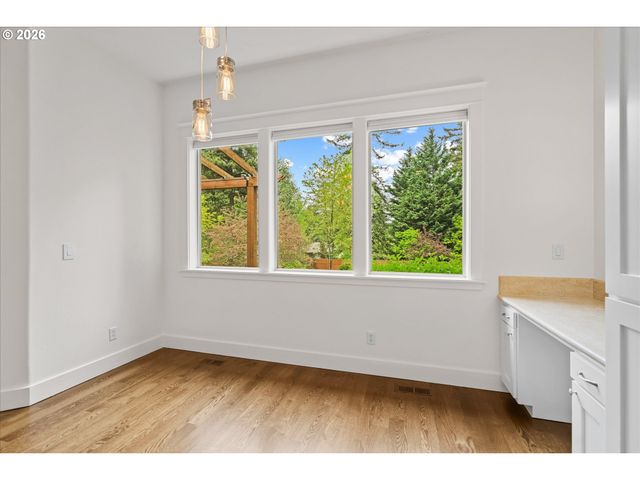 9935 Sw 52ND Ave, Portland, OR 97219
