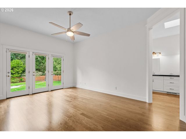 9935 Sw 52ND Ave, Portland, OR 97219