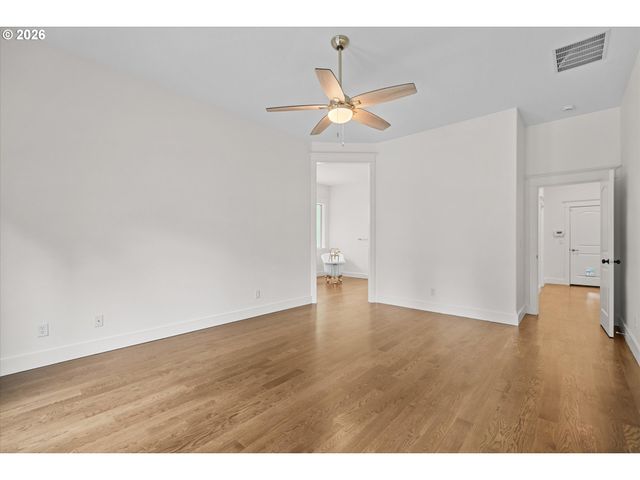 9935 Sw 52ND Ave, Portland, OR 97219
