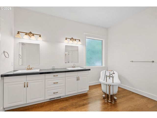 9935 Sw 52ND Ave, Portland, OR 97219