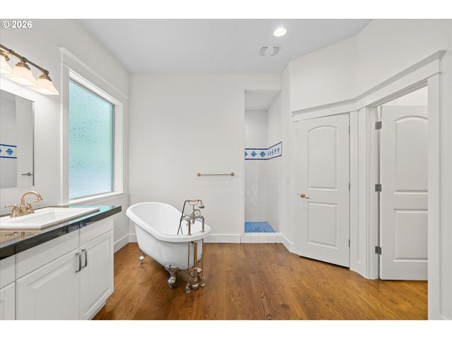 9935 Sw 52ND Ave, Portland, OR 97219