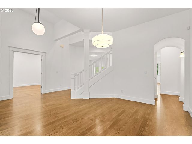 9935 Sw 52ND Ave, Portland, OR 97219
