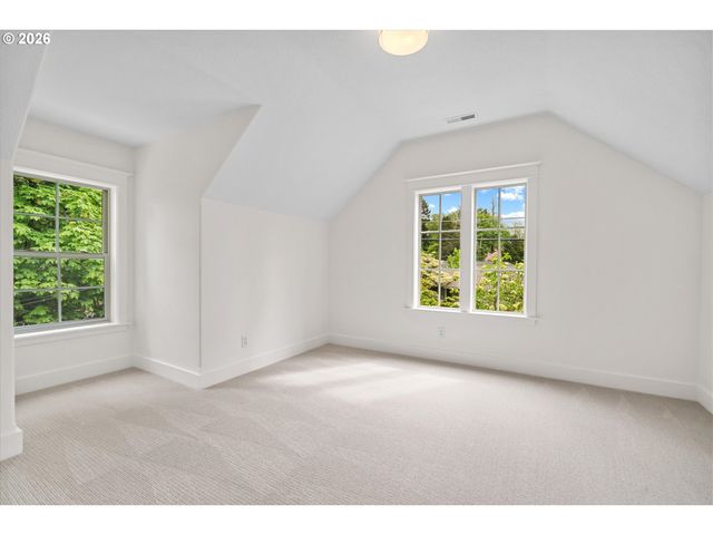 9935 Sw 52ND Ave, Portland, OR 97219
