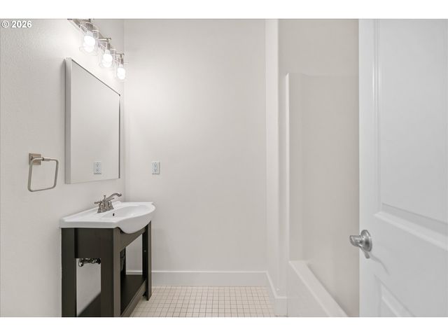 9935 Sw 52ND Ave, Portland, OR 97219