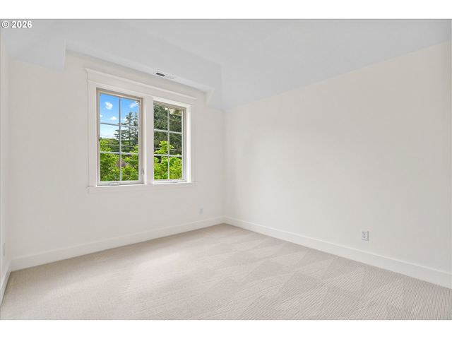 9935 Sw 52ND Ave, Portland, OR 97219