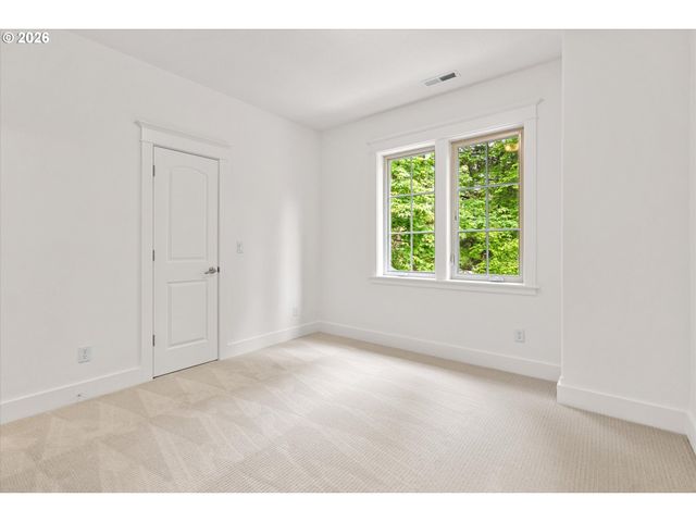 9935 Sw 52ND Ave, Portland, OR 97219