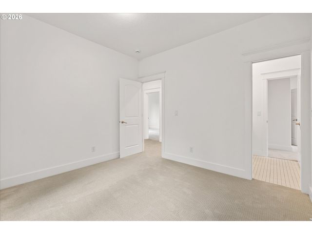9935 Sw 52ND Ave, Portland, OR 97219