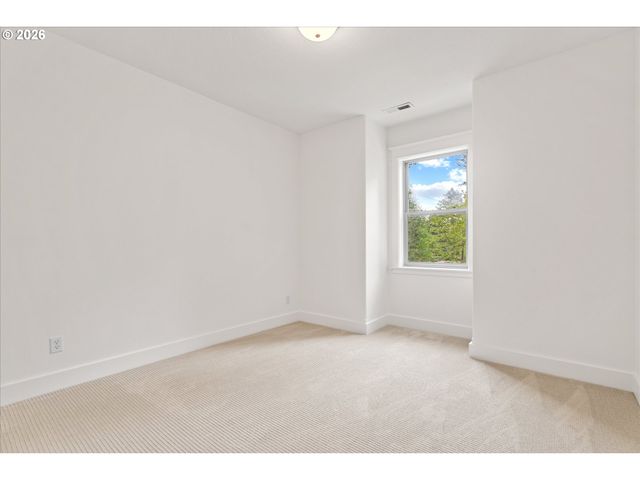 9935 Sw 52ND Ave, Portland, OR 97219