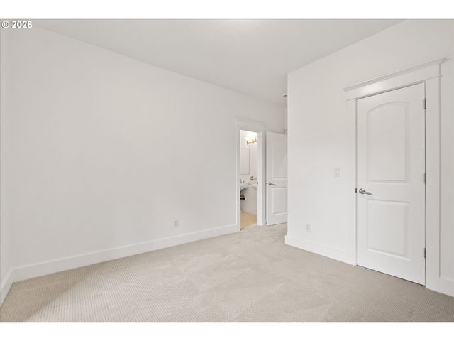 9935 Sw 52ND Ave, Portland, OR 97219