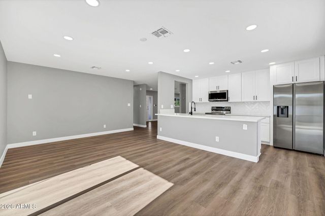 8219 E WHITTON Avenue, Scottsdale, AZ 85251