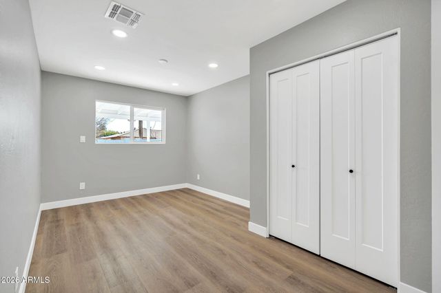 8219 E WHITTON Avenue, Scottsdale, AZ 85251