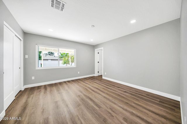 8219 E WHITTON Avenue, Scottsdale, AZ 85251