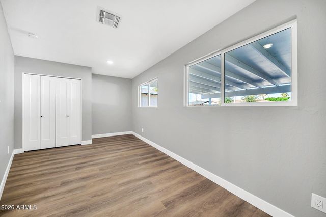 8219 E WHITTON Avenue, Scottsdale, AZ 85251