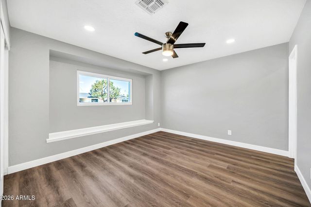 8219 E WHITTON Avenue, Scottsdale, AZ 85251